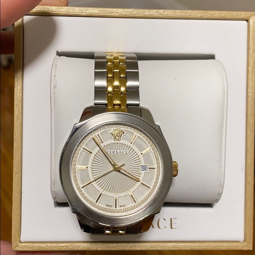 VERSACE MENS WATCH NEW